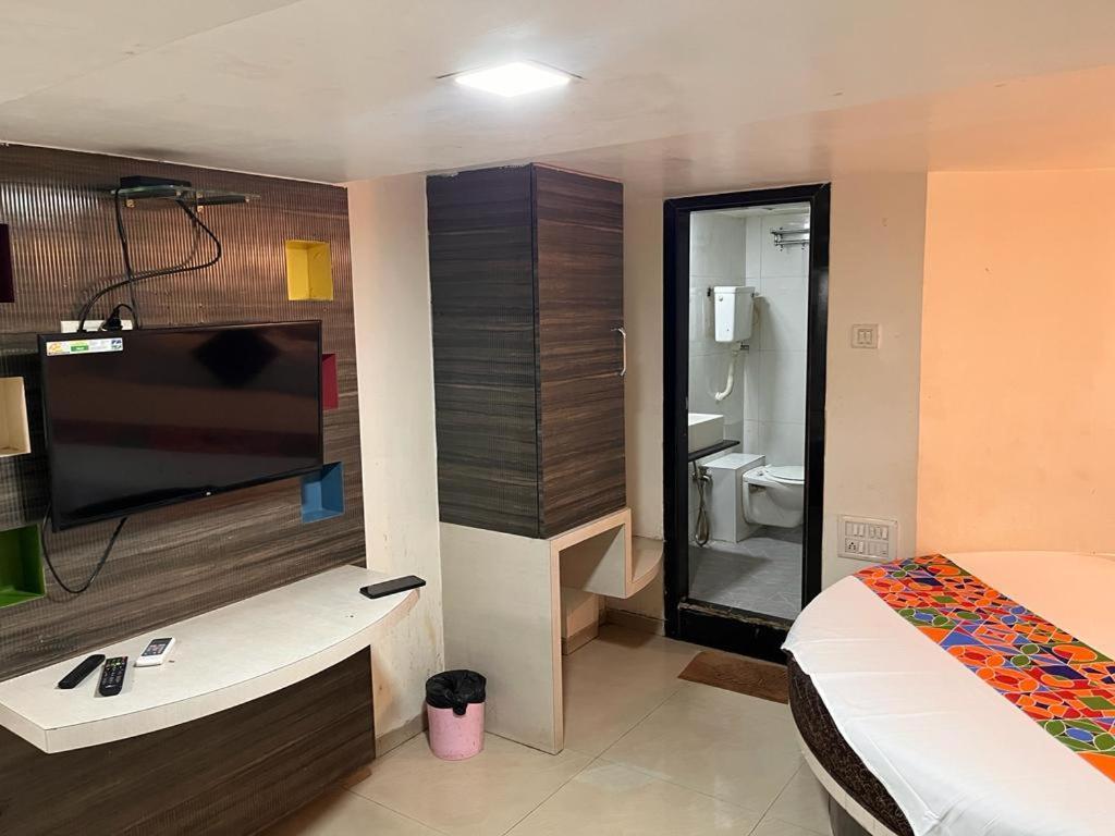 Hotel Havana Mumbai Bagian luar foto