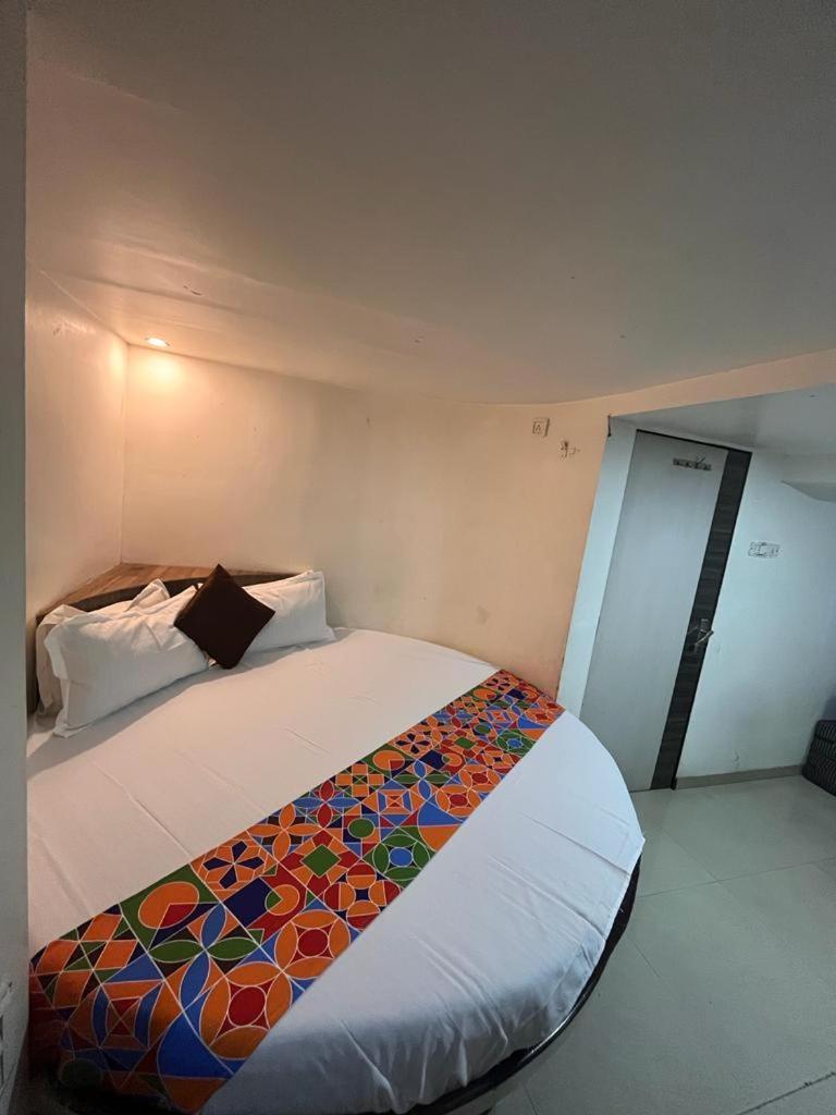 Hotel Havana Mumbai Bagian luar foto