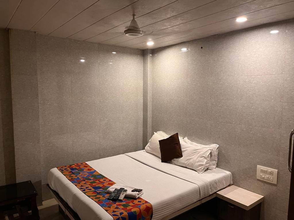 Hotel Havana Mumbai Bagian luar foto